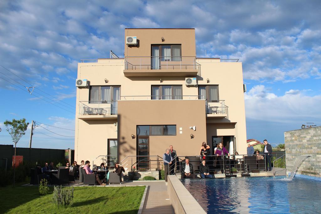 Indeep Club Hotel Cumpăna Exterior photo